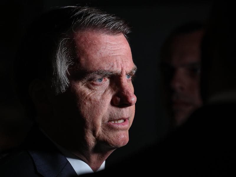 "Vai comprar na Venezuela", diz Bolsonaro a homem que pediu redução no preço do arroz