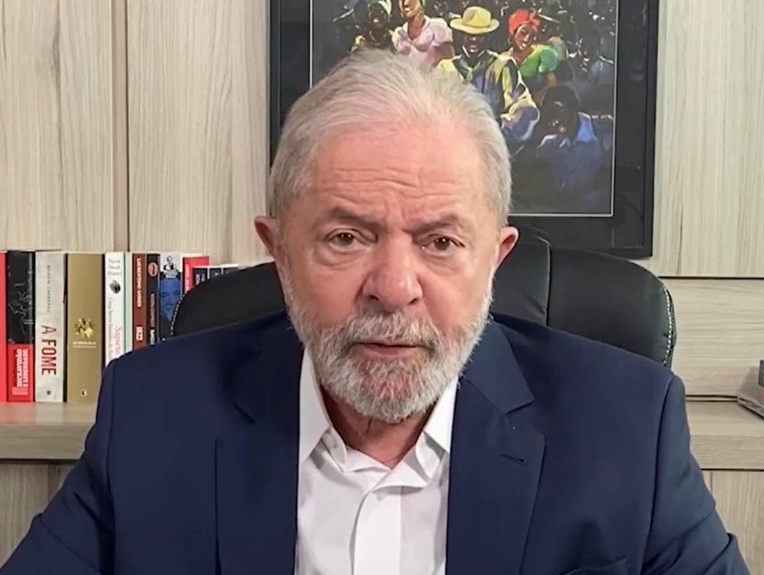 Lula defende impeachment de Bolsonaro por posição sobre vacina