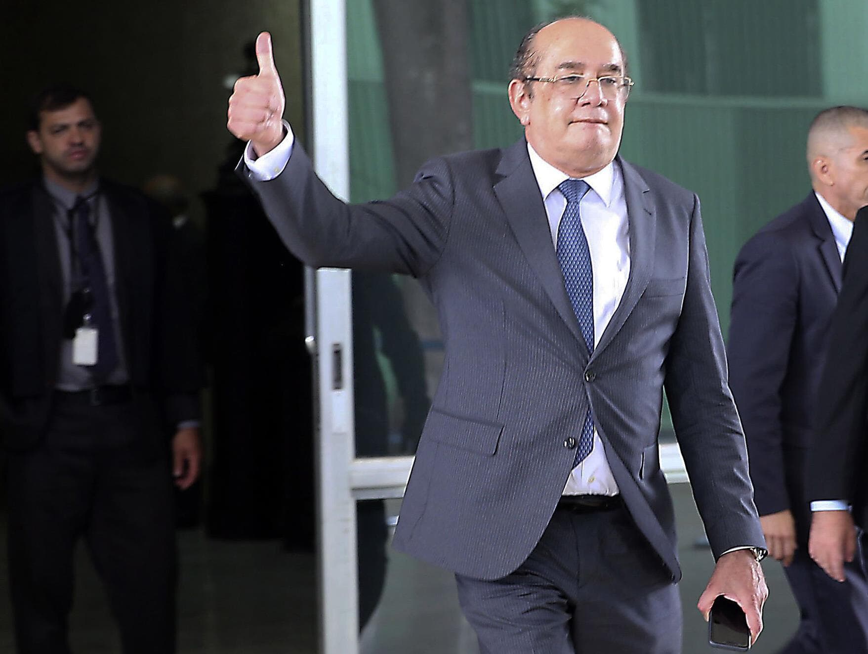 Gilmar suspende ação contra advogados de Lula, Witzel e Bolsonaro