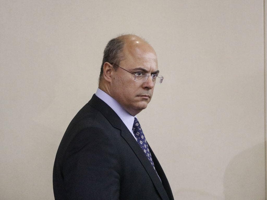 Comissão aprova relatório e processo de impeachment de Witzel vai a plenário