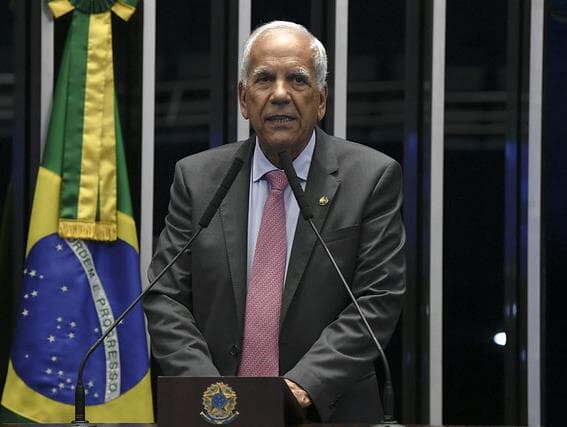 Oriovisto Guimarães lidera transparência no Senado