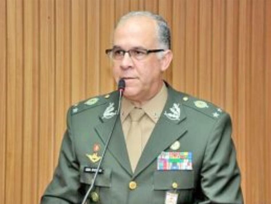 Carlos Sydrião, chefe do Centro de Inteligência do Exército, morre de covid-19