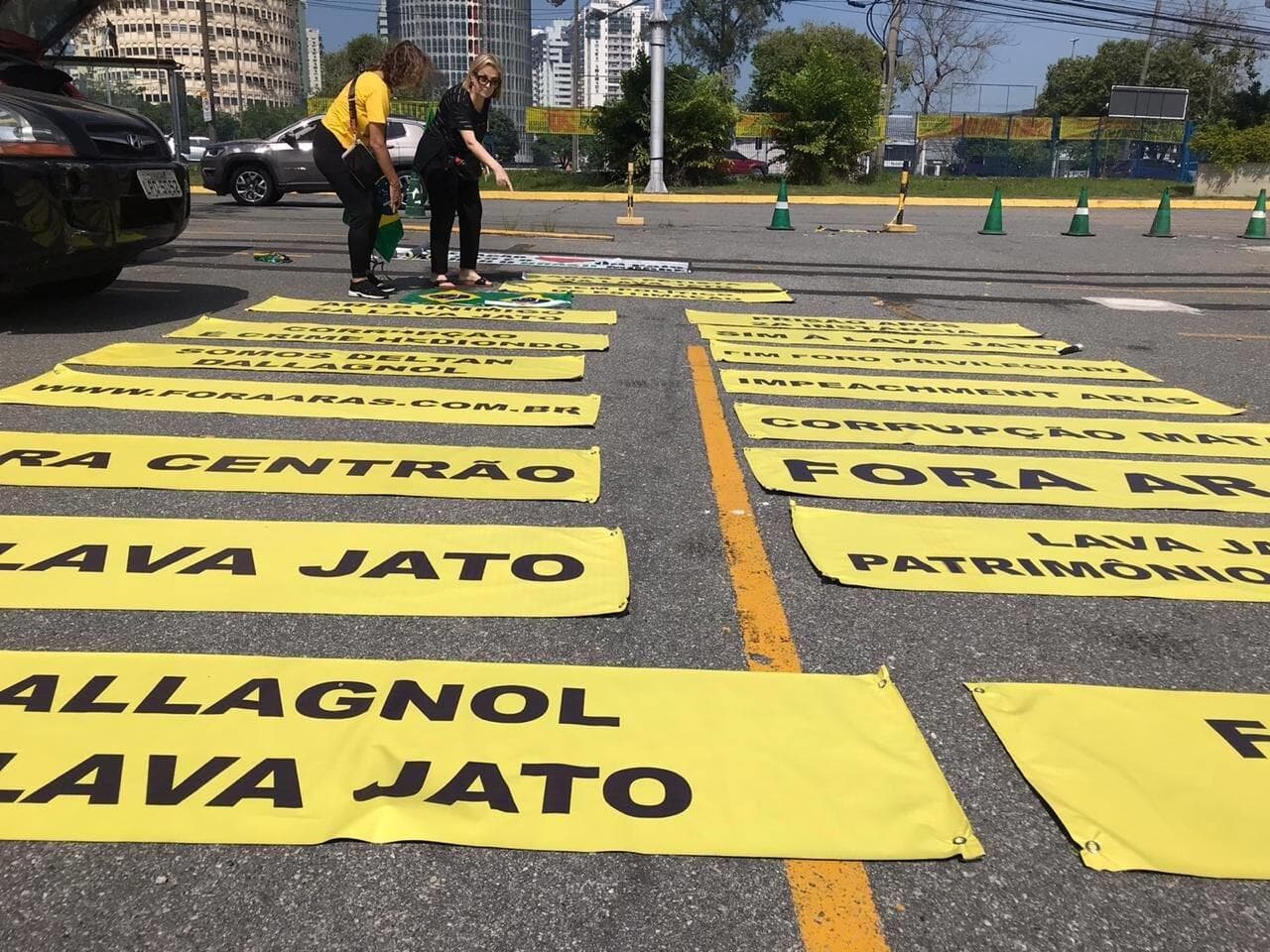 Capitais registram manifestações em defesa da Operação Lava Jato