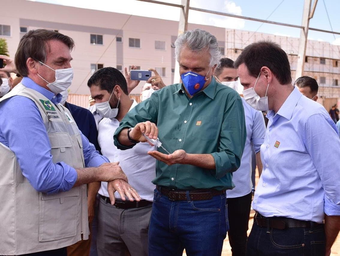 Após cinco meses do rompimento, Caiado faz série de elogios a Bolsonaro