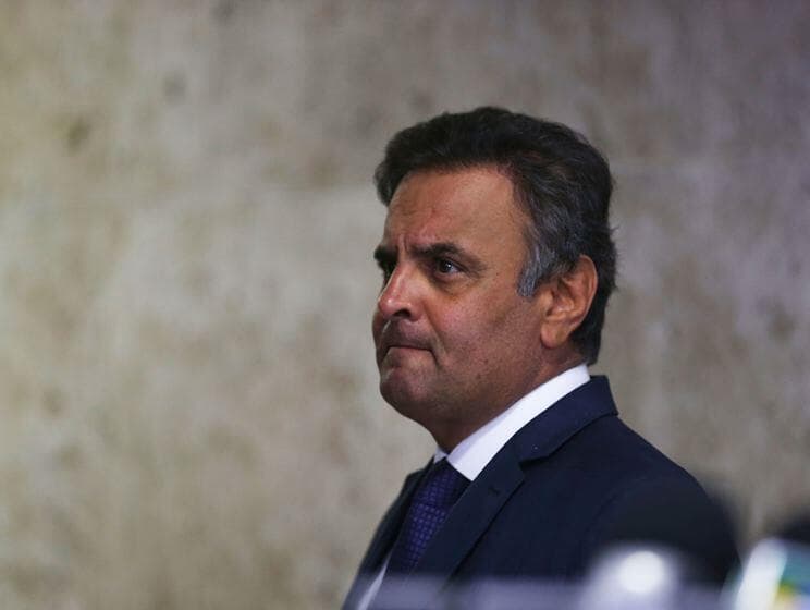 PSDB abre processo de expulsão de Celso Sabino; Aécio fala em "caças às bruxas"