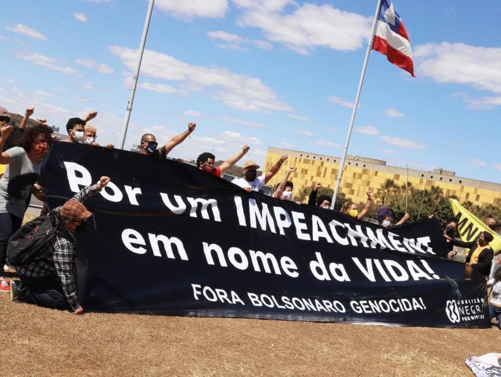 Movimento negro apresenta pedido de impeachment de Bolsonaro