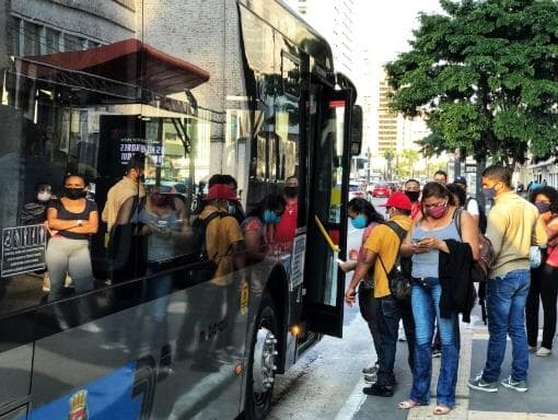 Deputados devem votar socorro de R$ 4 bi para empresas de ônibus