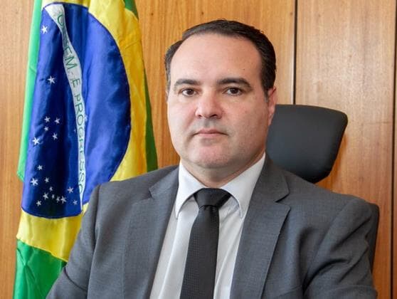 Jorge Oliveira é o oitavo ministro diagnosticado com covid-19