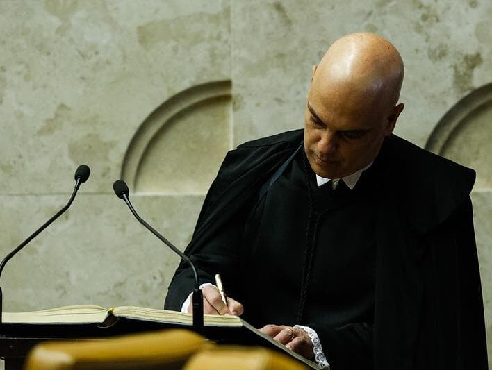 Moraes autoriza acesso da PF a investigação que derrubou perfis ligados a Bolsonaro