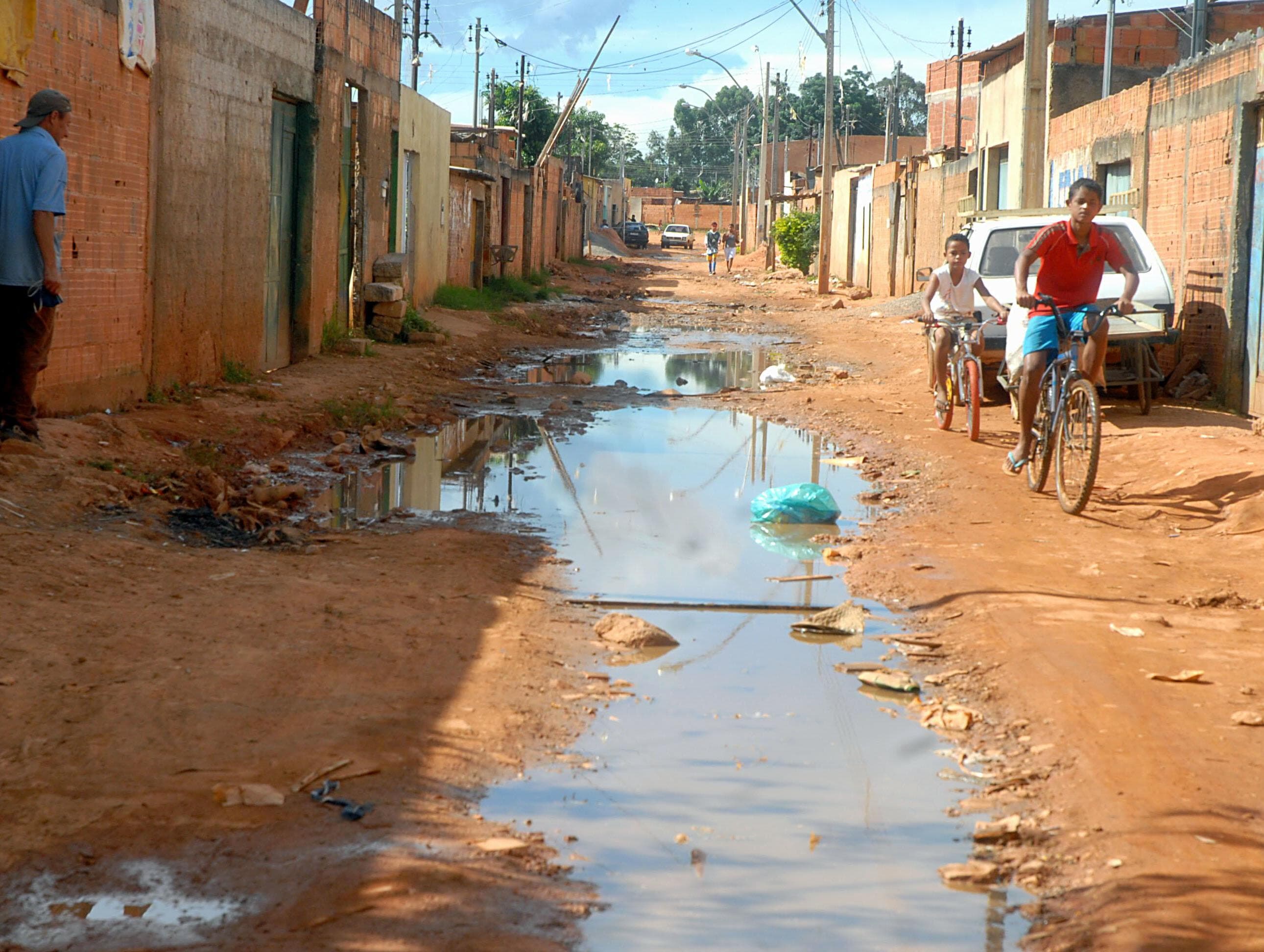 Regularização fundiária é chave para resolução de problemas nos grandes centros