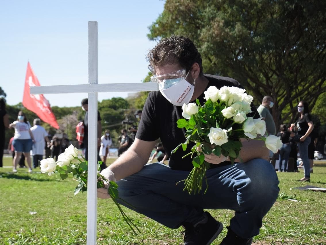 Brasil registra mais de 72 mil mortes por covid-19 em quatro meses