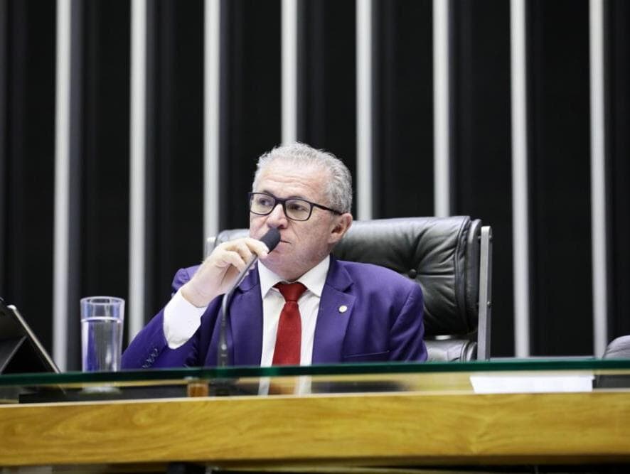 Deputado Assis Carvalho morre após sofrer infarto no Piauí