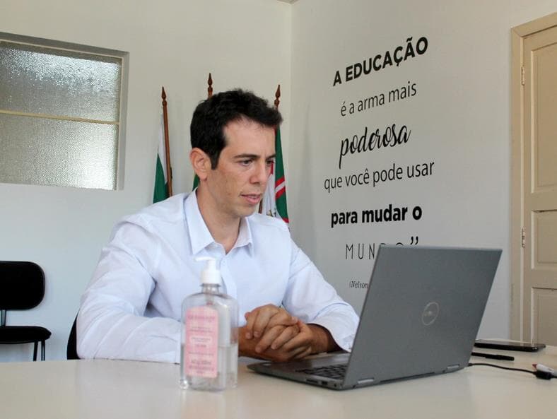 Renato Feder deve ser o novo ministro da Educação