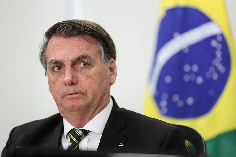 Bolsonaro critica STF e diz que não existe intervenção militar no Brasil