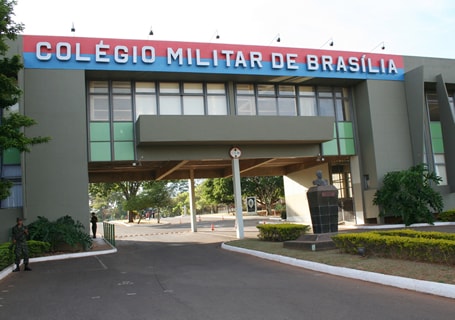 Após criticar ação da polícia, professor é afastado de colégio militar