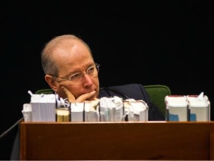 Celso de Mello deve divulgar hoje decisão sobre vídeo de reunião ministerial