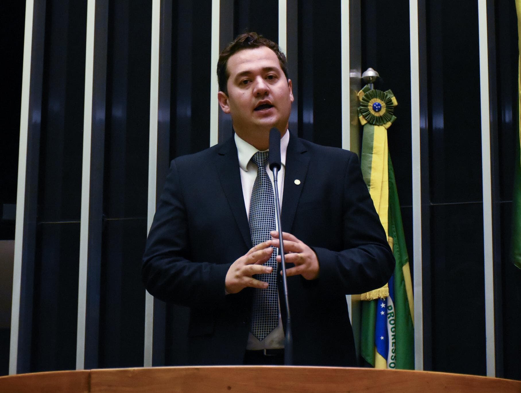 Suplente toma posse após morte de deputado Luiz Lauro Filho