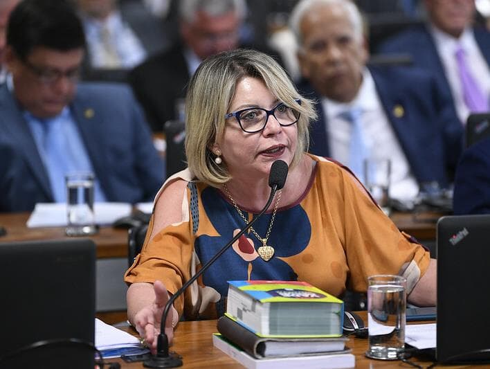 OAB suspende pedido de registro para advogar de ex-senadora Selma Arruda