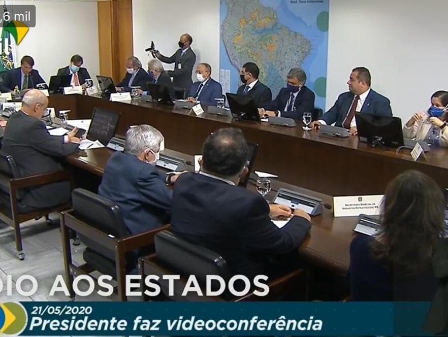 Ao vivo: Bolsonaro, Maia, Davi e governadores discutem auxílio a estados