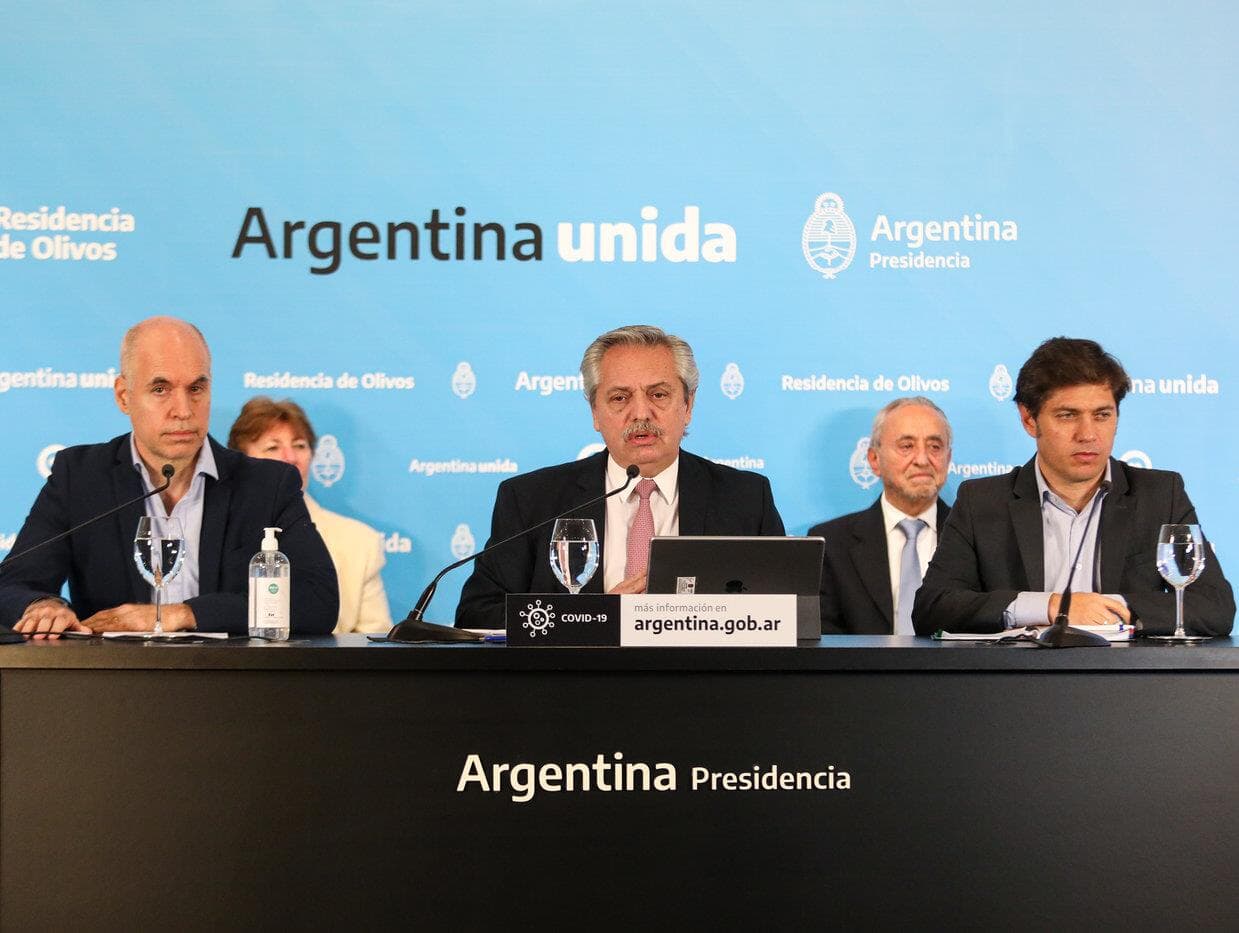 Seguindo isolamento, Argentina tem poucas mortes e presidente bem avaliado