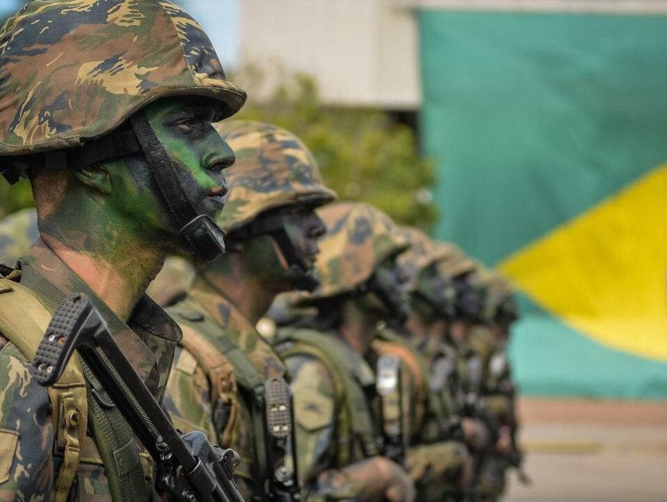 Papel constitucional dos militares: perguntas ao Ministério da Defesa