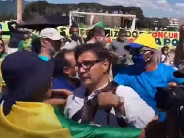 Entidades acusam Bolsonaro de incentivar agressões a jornalistas