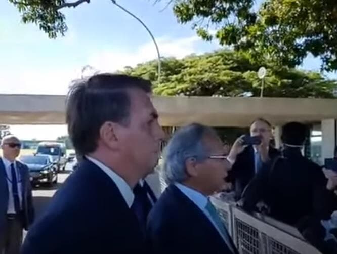 Guedes manda na economia, diz Bolsonaro. Para ministro, aumento de gasto é exceção