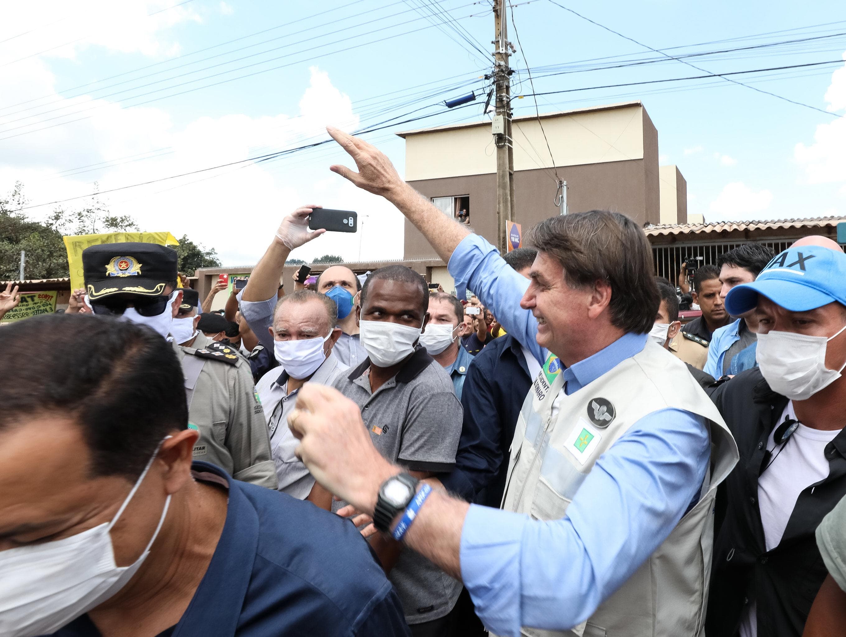 Politização do coronavírus é tática de Bolsonaro para chegar ao golpe