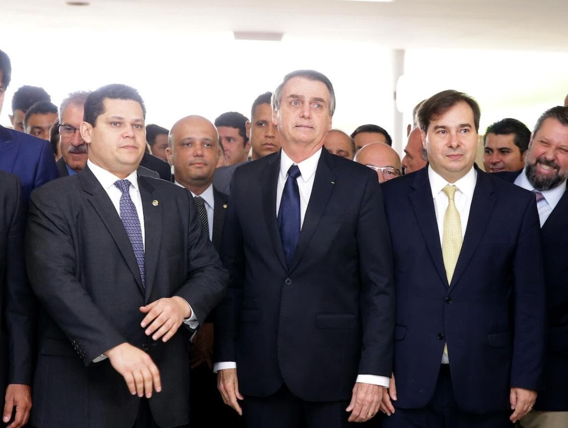 Incertezas crescem com acirramento de confronto entre Bolsonaro e Congresso