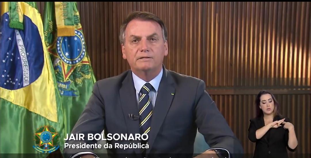 Em pronunciamento, Bolsonaro desestimula atos por risco de coronavírus