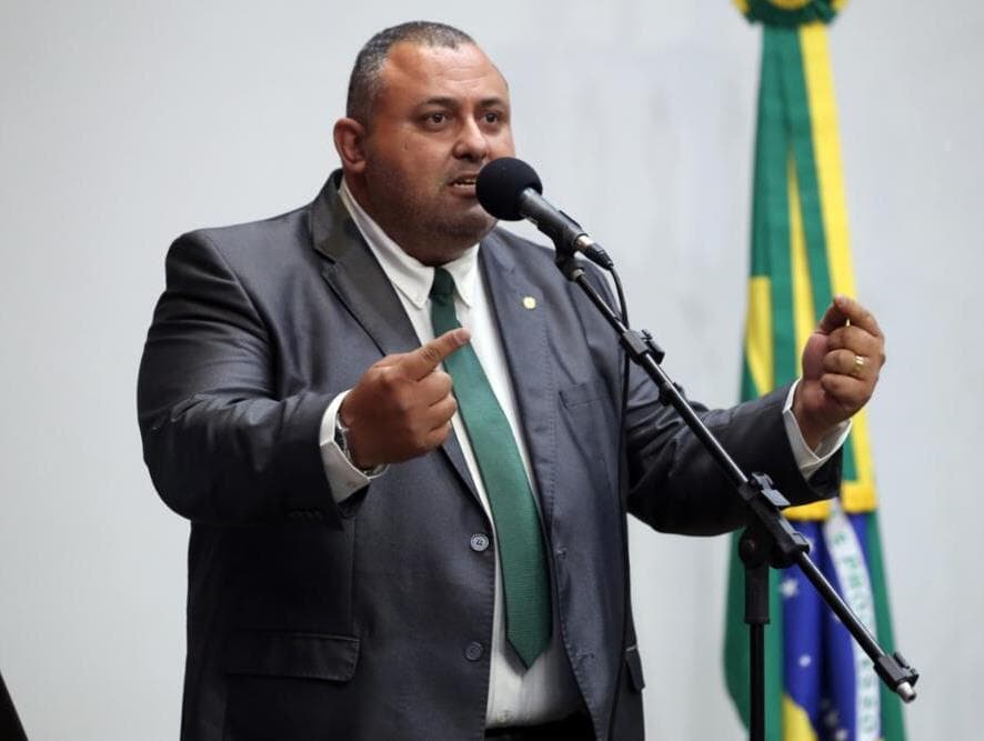 "Cambada de covarde filho da puta", diz deputado do PSL sobre ala de Bivar