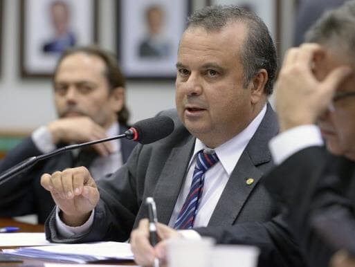 Bolsonaro nomeia Rogério Marinho ministro de Desenvolvimento Regional