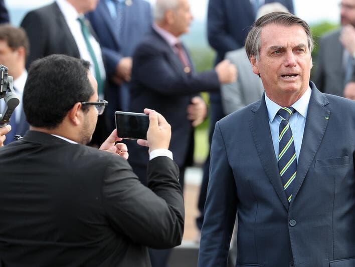 "Índio tá evoluindo, cada vez é mais ser humano igual a nós", diz Bolsonaro