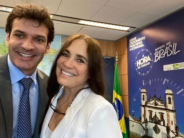 Em 1º dia, Regina Duarte tem reuniões com Bolsonaro, Sturm e Marcelo Alvaro