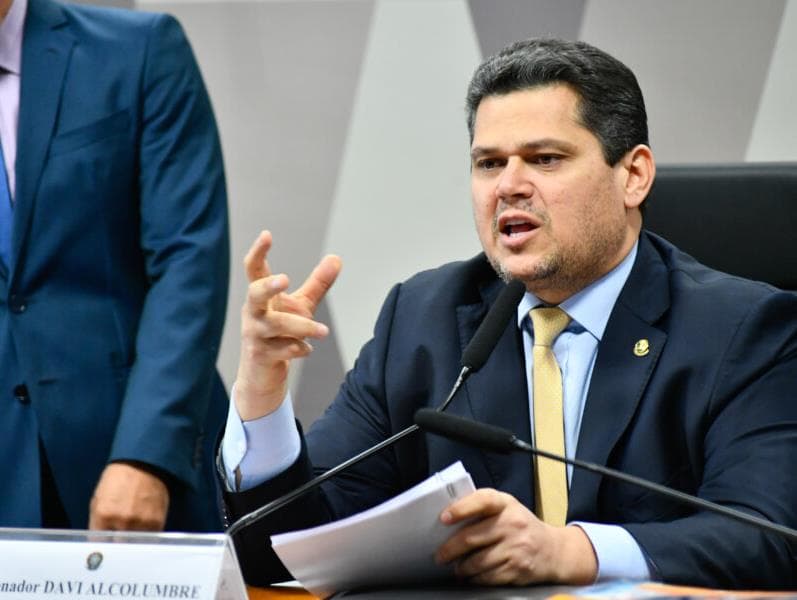 PDT firma apoio a Davi Alcolumbre para presidência do Senado