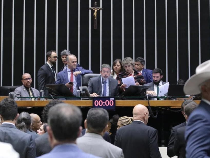 Deputados votam contra o socorro ao RS, e depois se desculpam