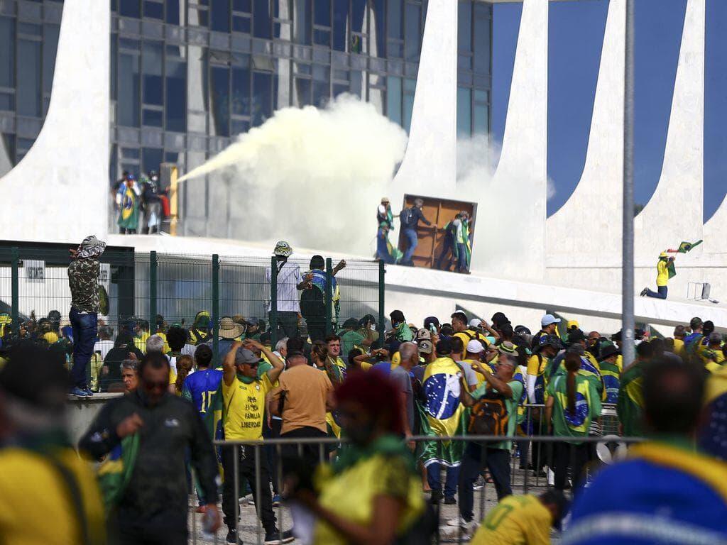 PGR oficializa primeiros acordos com réus que confessaram crimes em 8 de janeiro