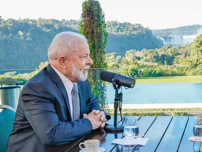 "É preciso conversar com quem você não gosta", diz Lula sobre negociações no Congresso