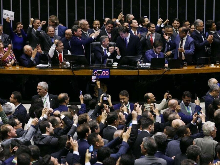 Painel do Poder, do Congresso em Foco, antecipou aprovação da reforma tributária