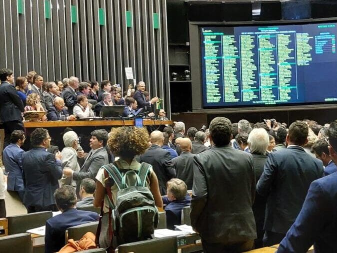 Veja como votou cada deputado no segundo turno da reforma tributária