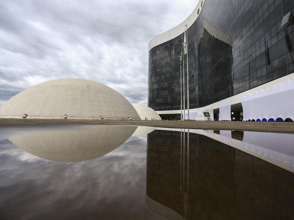 Caminho quase inevitável: Bolsonaro inelegível por decisão do TSE