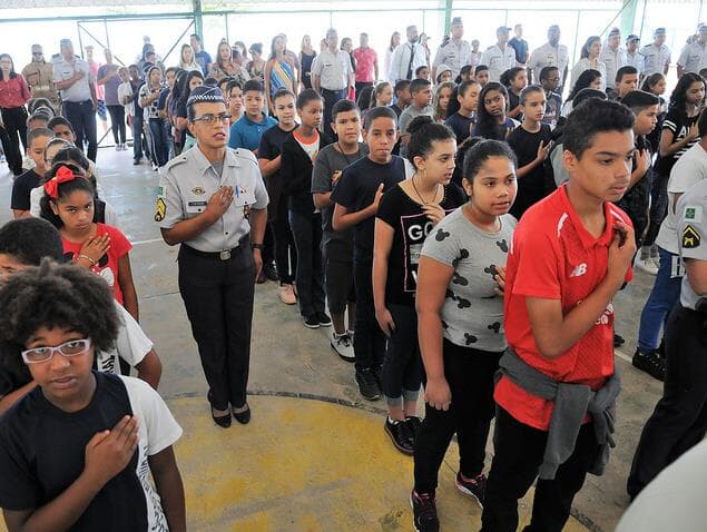 Polêmica das escolas cívico-militares volta à Câmara