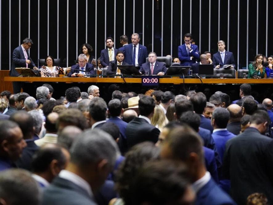 Cresce movimento da sociedade civil para derrubar anistia geral a partidos políticos