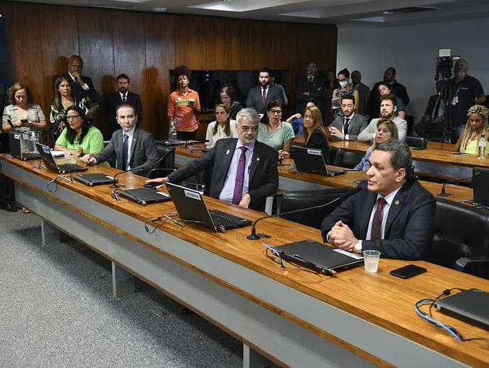 Senadores da comissão yanomami fizeram ofício pedindo que garimpeiros fossem perdoados