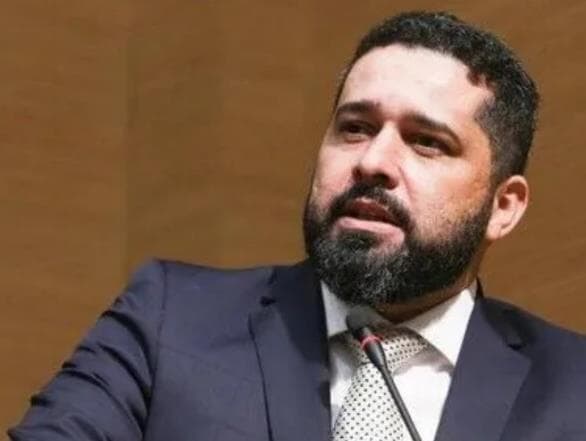 Fabiano Santos presidirá ECT, decide Lula