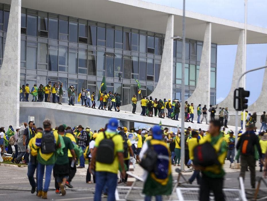 Brasil precisa de normalidade, defendem Lula e chefes do Legistativo e do Judiciário