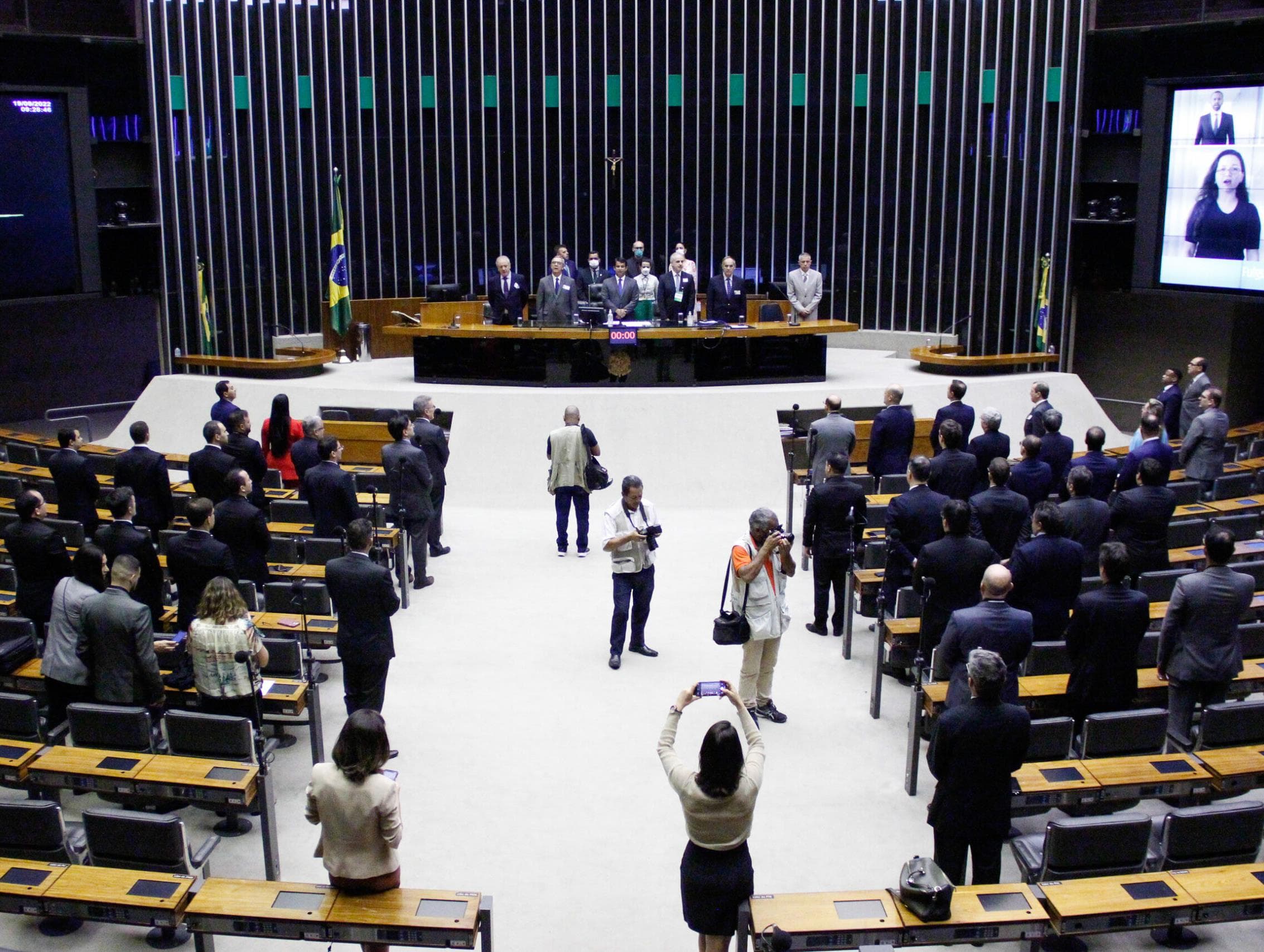 Câmara aprova projeto que pode aumentar conta de luz