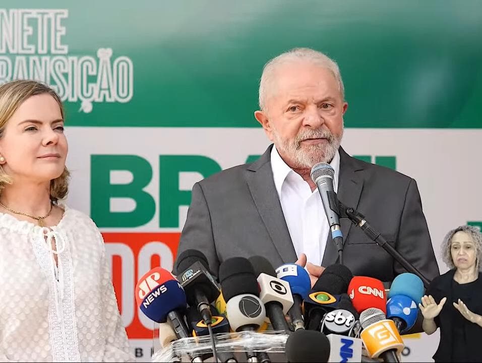 Lula aguarda diplomação para anunciar ministros