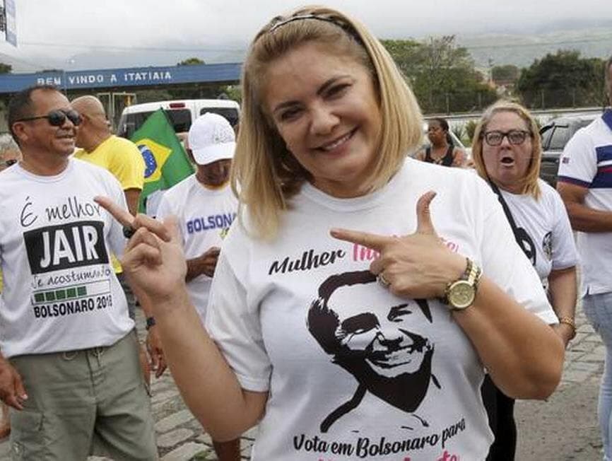 Ex-esposa de Bolsonaro diz não dever satisfação sobre mansão