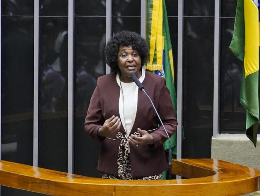 Deputada do PT acusa Molon de minar candidatura de Marcelo Freixo